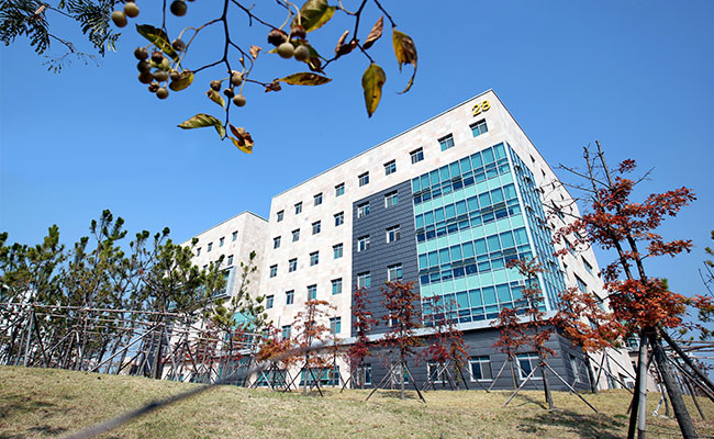 Incheon University image is being prepared.