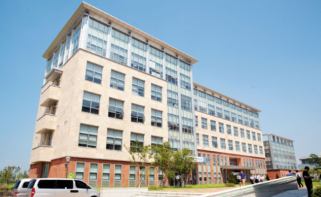 Image of the building of the Tax Accounting Department